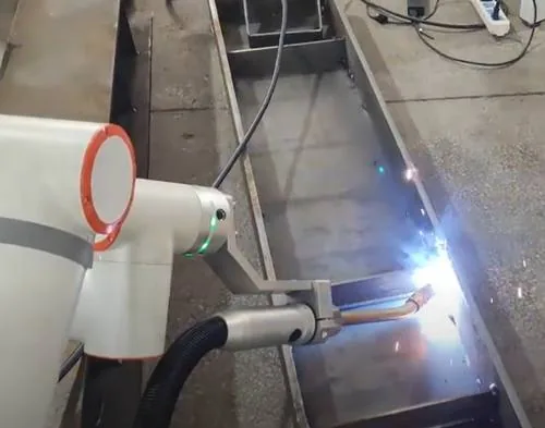 Cobot welding workstation