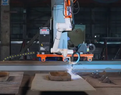 Portable welding workstation with cobot